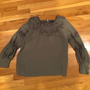 Buffalo peasant w lace